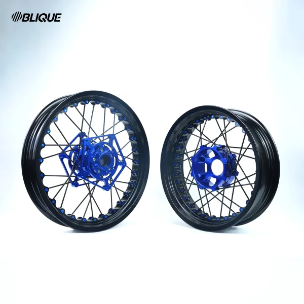Ducati_0031 BMW F900GS Kineo Wheels