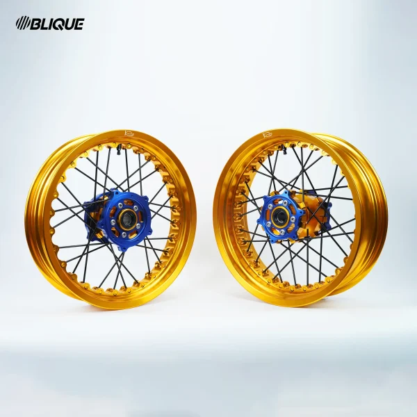Moto_Guzzi_0092 Yamaha XSR Kineo Wheels